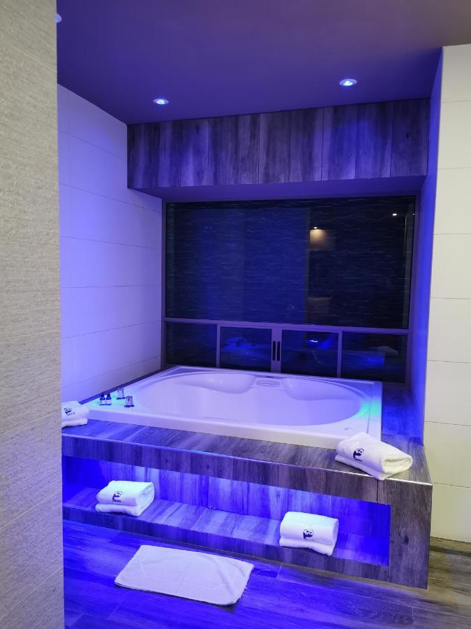 Hotel Plaza Arteaga Μοντερέι Εξωτερικό φωτογραφία