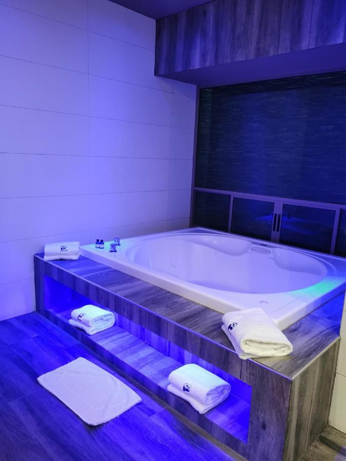 Hotel Plaza Arteaga Μοντερέι Εξωτερικό φωτογραφία