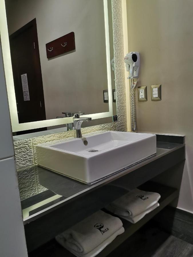 Hotel Plaza Arteaga Μοντερέι Εξωτερικό φωτογραφία
