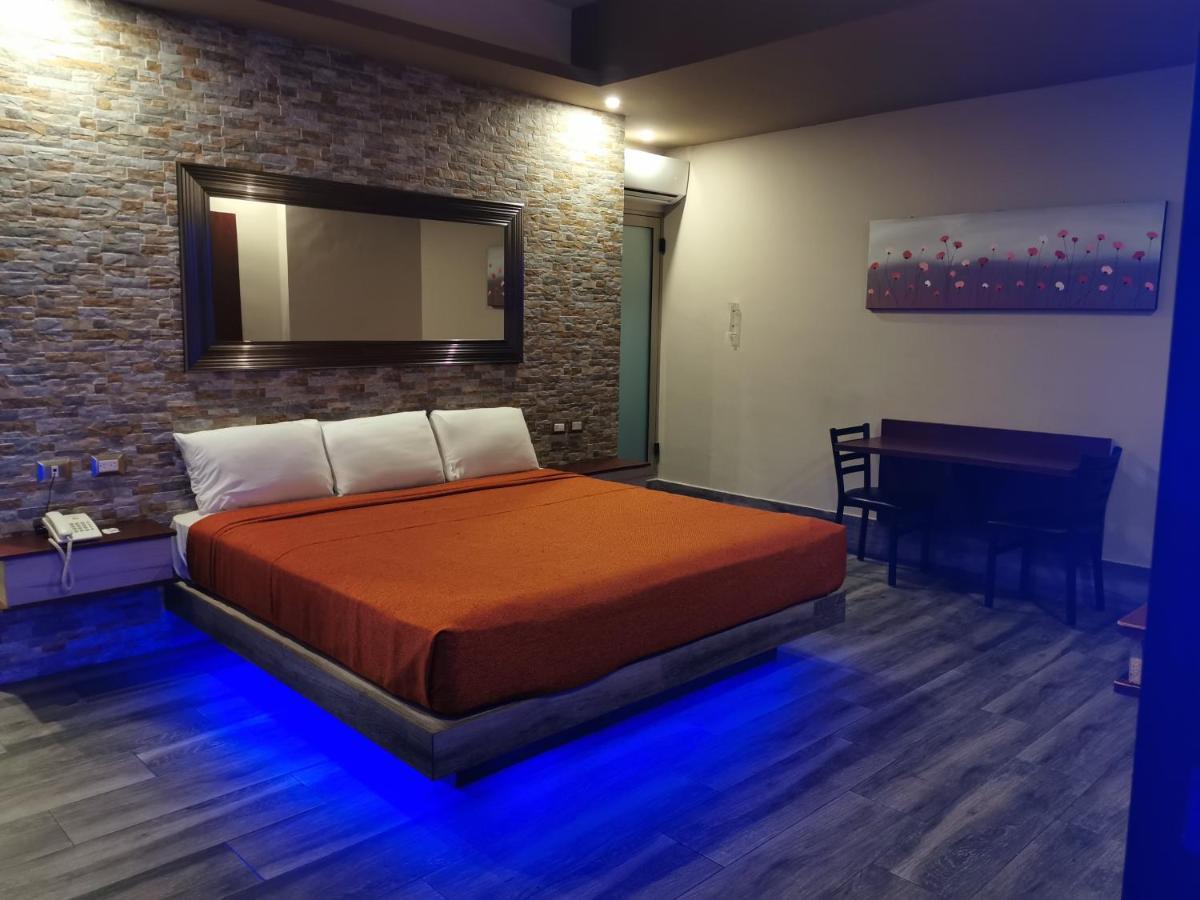 Hotel Plaza Arteaga Μοντερέι Εξωτερικό φωτογραφία