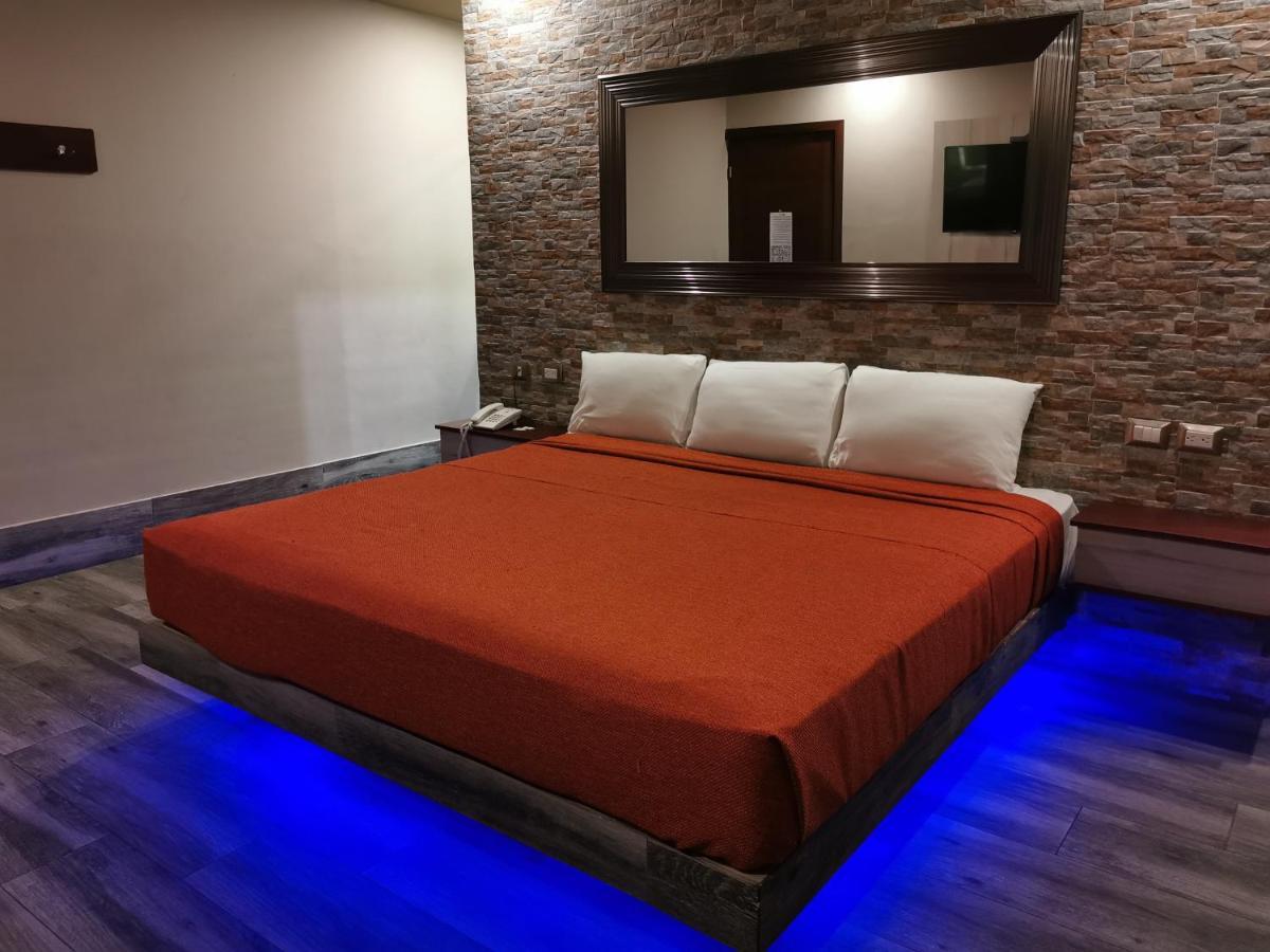 Hotel Plaza Arteaga Μοντερέι Εξωτερικό φωτογραφία